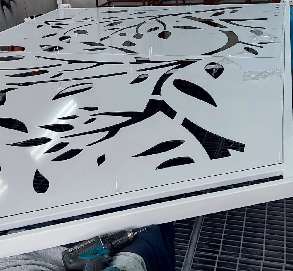 Panouri decupate aluminiu